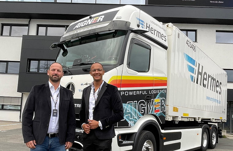 Marius Aigner,Gesch&auml;ftsf&uuml;hrer von Aigner Powerful Logistics und Balint Kummer,Logistikleiter von Hermes &Ouml;sterreich